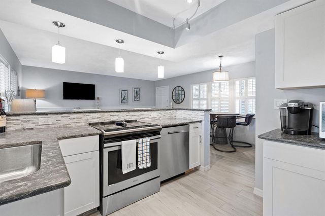 1030 Langer Way 5, Delray Beach, FL 33483