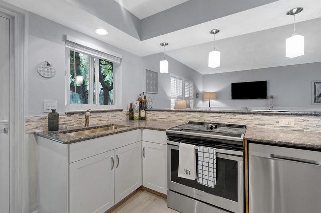 1030 Langer Way 5, Delray Beach, FL 33483