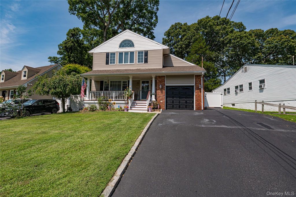 21 Circle Drive, East Northport, NY 11731 — photo 2