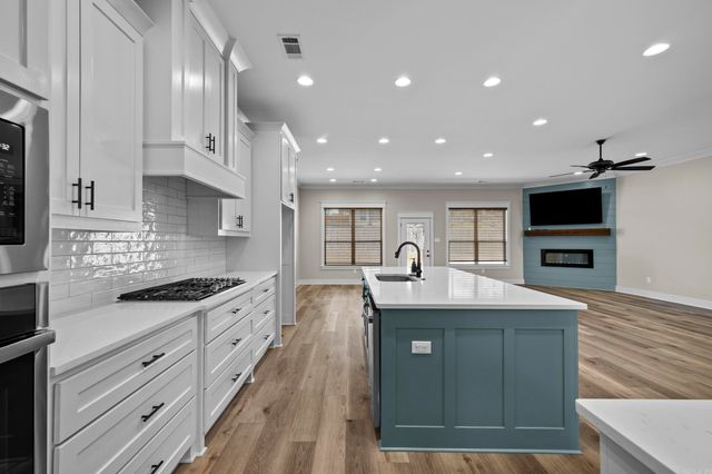 877 Millers Glen, Sherwood, AR 72120