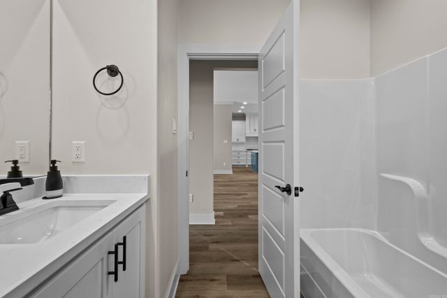 877 Millers Glen, Sherwood, AR 72120