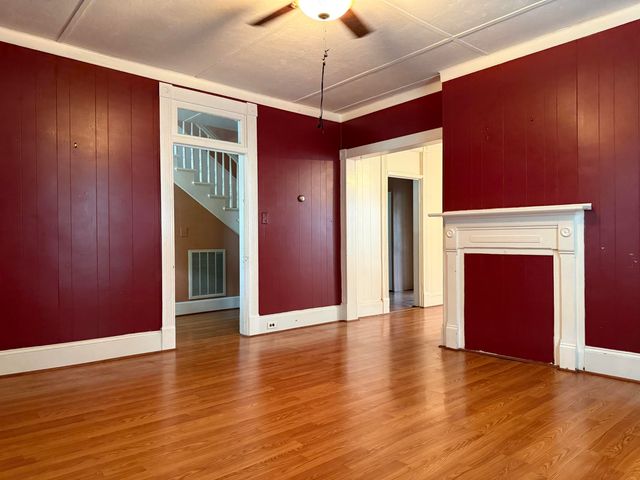 W 412 Ridgeway ST, Clifton Forge, VA 24422