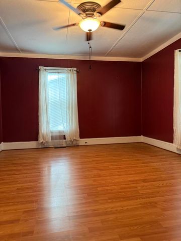 W 412 Ridgeway ST, Clifton Forge, VA 24422