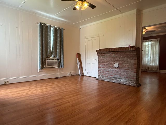 W 412 Ridgeway ST, Clifton Forge, VA 24422