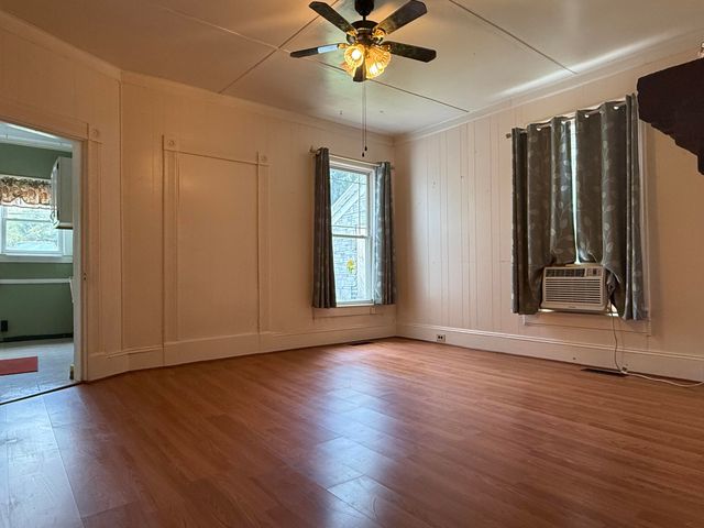 W 412 Ridgeway ST, Clifton Forge, VA 24422