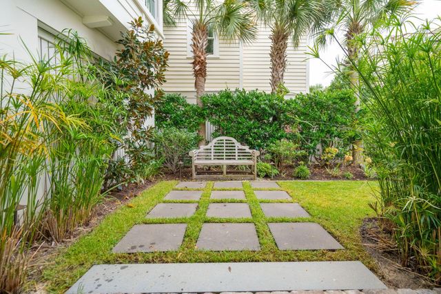 74 Halsey Boulevard, Charleston, SC 29401