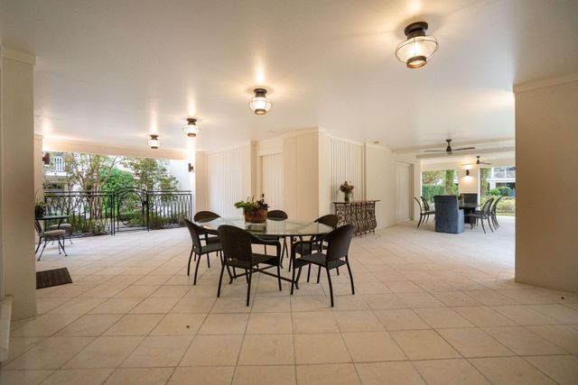 74 Halsey Boulevard, Charleston, SC 29401