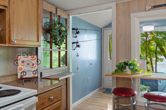 15 Shore Road, Milton, VT 05468