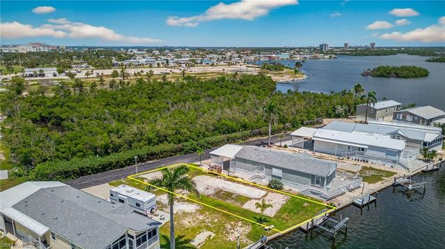 8 Galleon WAY, Fort Myers Beach, FL 33931