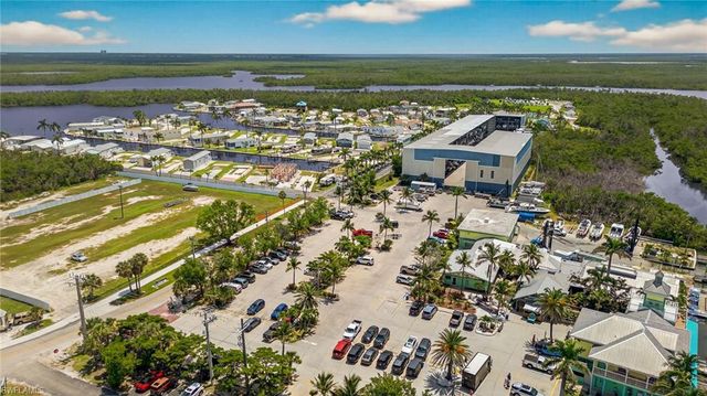 8 Galleon WAY, Fort Myers Beach, FL 33931