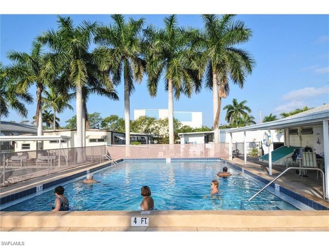 8 Galleon WAY, Fort Myers Beach, FL 33931