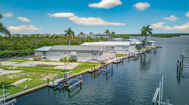 8 Galleon WAY, Fort Myers Beach, FL 33931