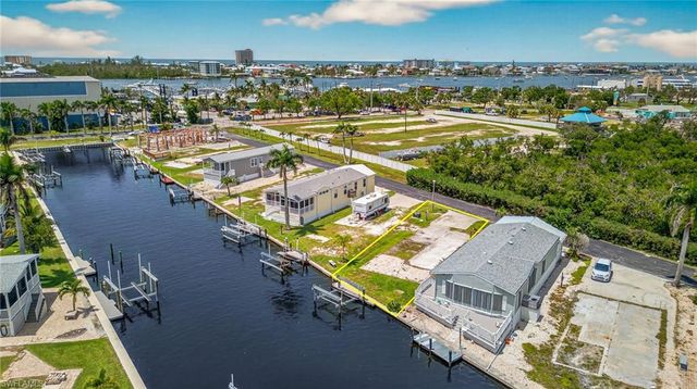 8 Galleon WAY, Fort Myers Beach, FL 33931