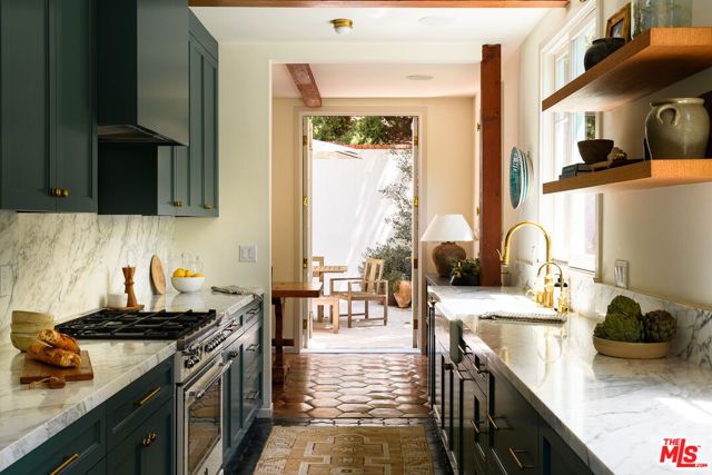3810 Dixie Canyon Avenue, Los Angeles, CA 91423