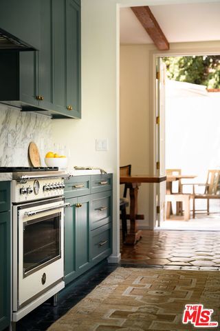 3810 Dixie Canyon Avenue, Los Angeles, CA 91423