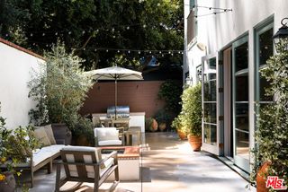3810 Dixie Canyon Avenue, Los Angeles, CA 91423