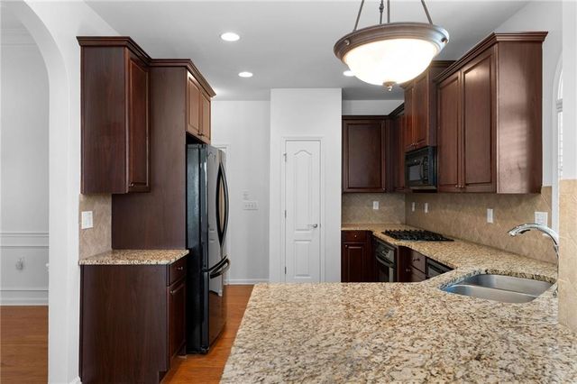 431 Brookes Walk, Woodstock, GA 30188
