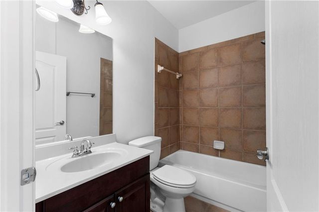 431 Brookes Walk, Woodstock, GA 30188