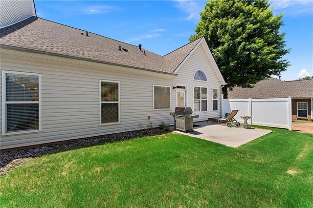 431 Brookes Walk, Woodstock, GA 30188