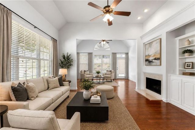 431 Brookes Walk, Woodstock, GA 30188
