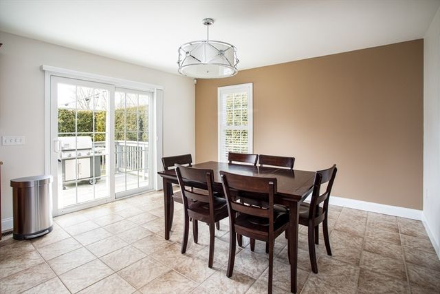 9 Apple Tree Ln, New Bedford, MA 02740