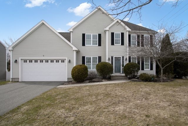 9 Apple Tree Ln, New Bedford, MA 02740