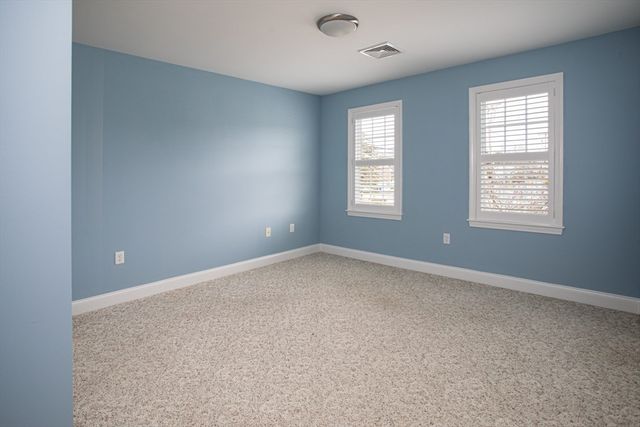 9 Apple Tree Ln, New Bedford, MA 02740