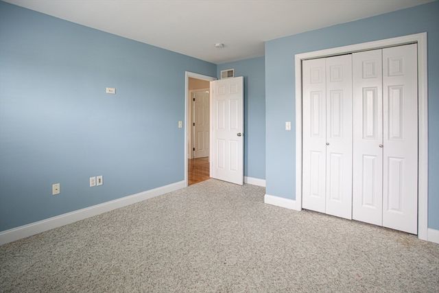 9 Apple Tree Ln, New Bedford, MA 02740