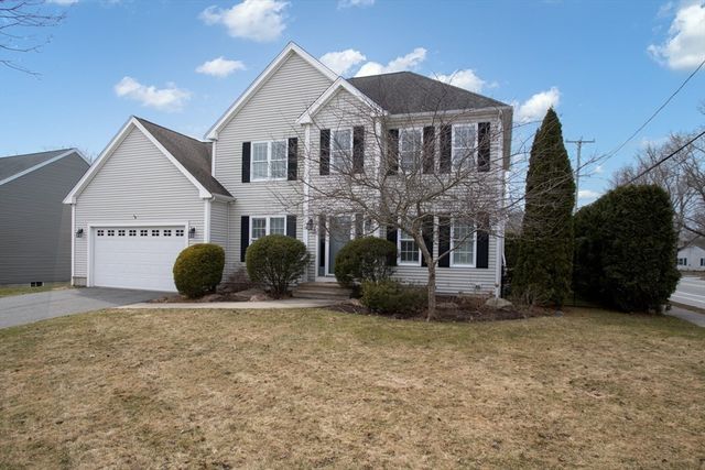 9 Apple Tree Ln, New Bedford, MA 02740