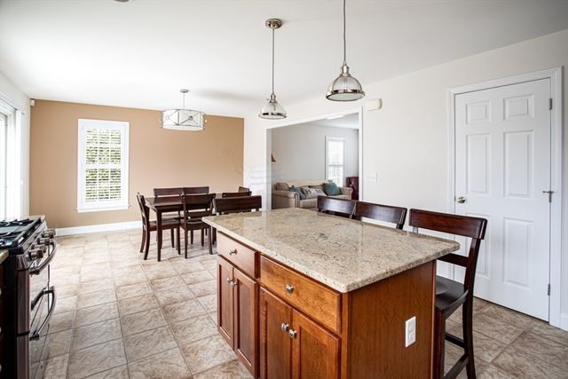 9 Apple Tree Ln, New Bedford, MA 02740