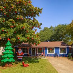 704 Clover Park Drive, Arlington, TX 76013