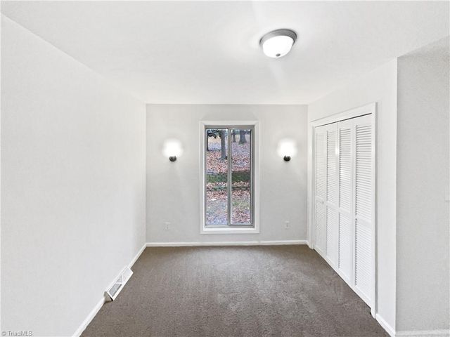 150 Roswell Drive, Kernersville, NC 27284