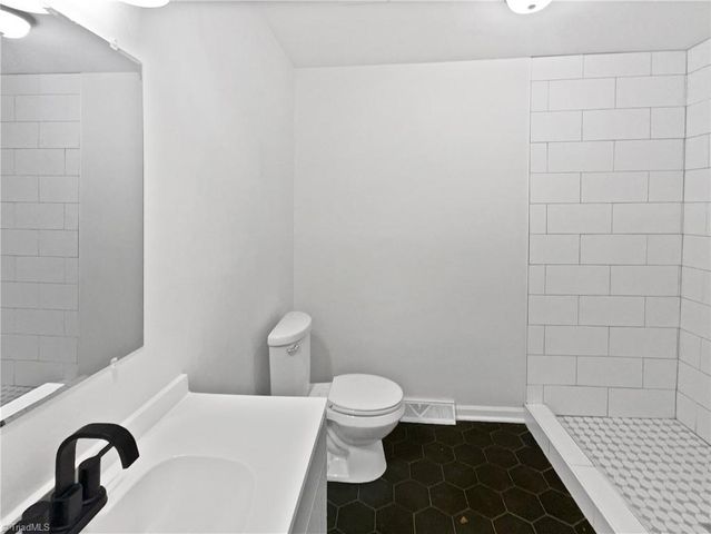 150 Roswell Drive, Kernersville, NC 27284