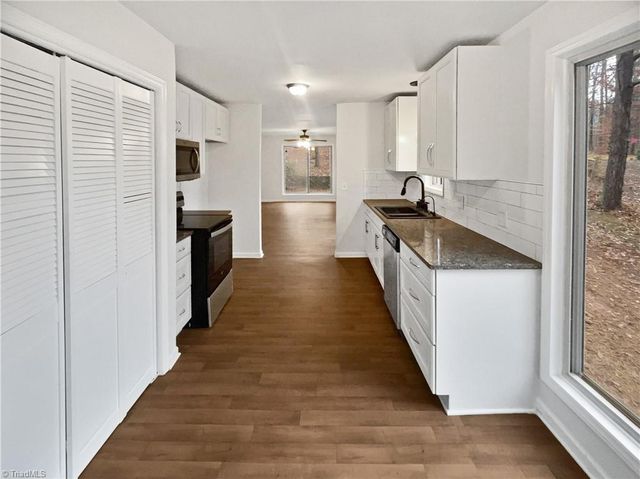 150 Roswell Drive, Kernersville, NC 27284