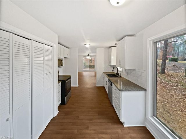 150 Roswell Drive, Kernersville, NC 27284