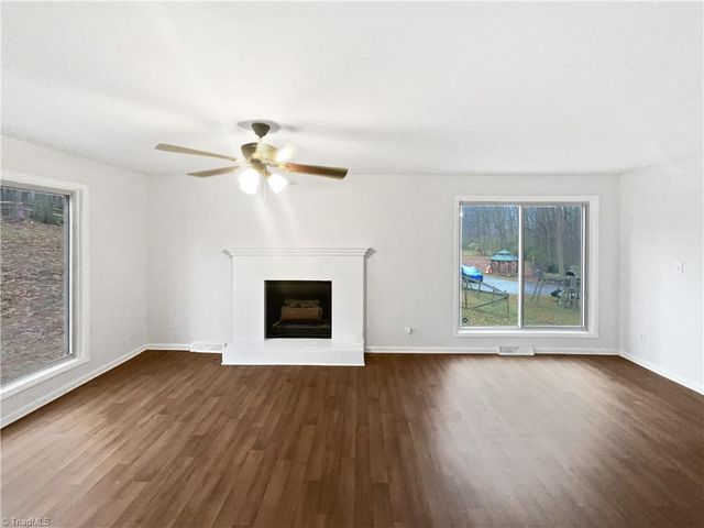 150 Roswell Drive, Kernersville, NC 27284