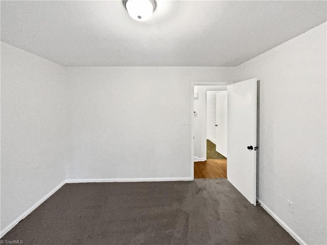 150 Roswell Drive, Kernersville, NC 27284