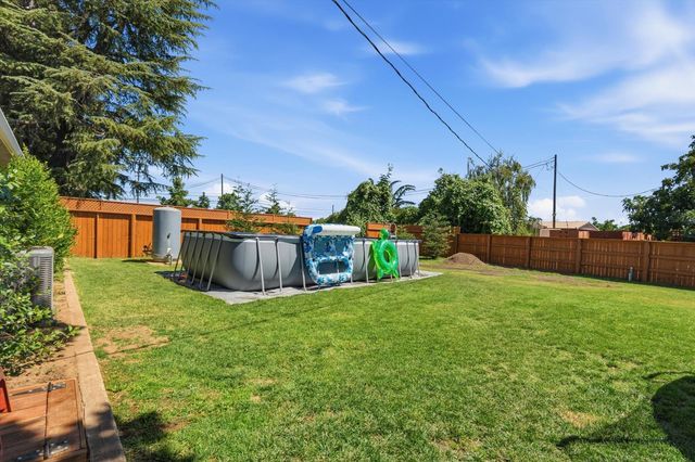 7148 E Waterloo Rd, Stockton, CA 95215