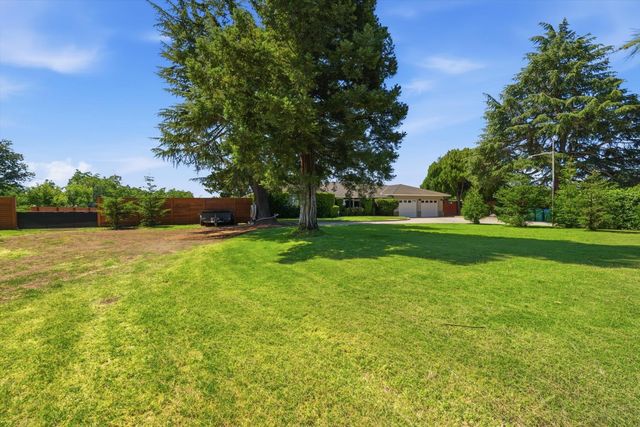 7148 E Waterloo Rd, Stockton, CA 95215