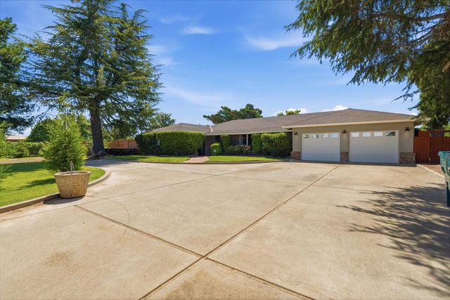 7148 E Waterloo Rd, Stockton, CA 95215