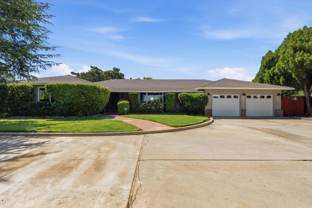 7148 E Waterloo Rd, Stockton, CA 95215