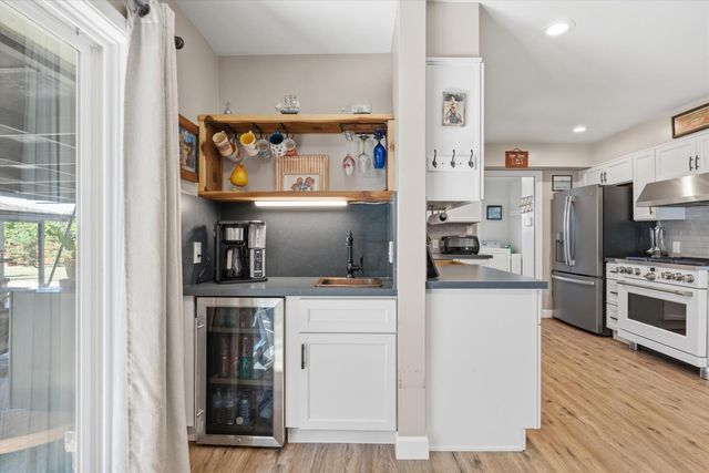 7148 E Waterloo Rd, Stockton, CA 95215