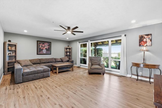 7148 E Waterloo Rd, Stockton, CA 95215