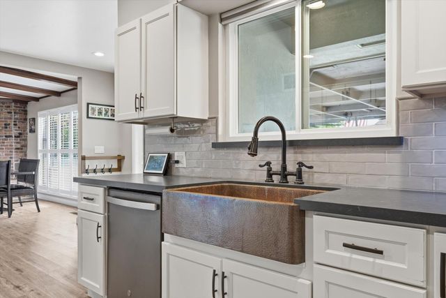 7148 E Waterloo Rd, Stockton, CA 95215