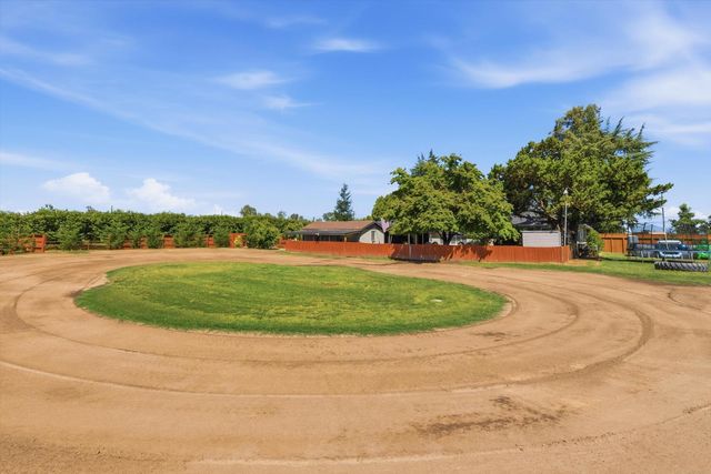 7148 E Waterloo Rd, Stockton, CA 95215
