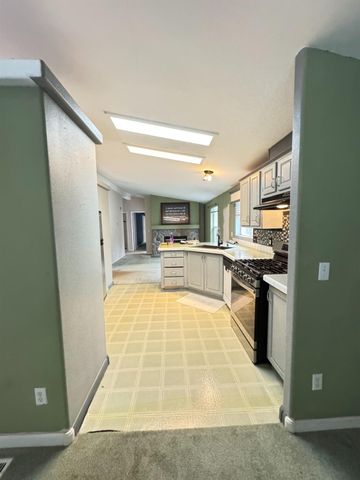 593 W Dundee, Applegate, CA 95703