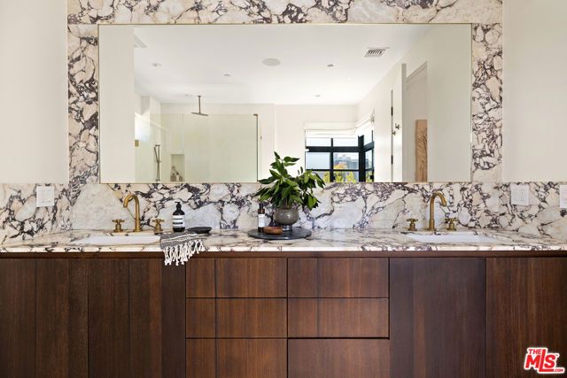 8732 Rangely Avenue, West Hollywood, CA 90048