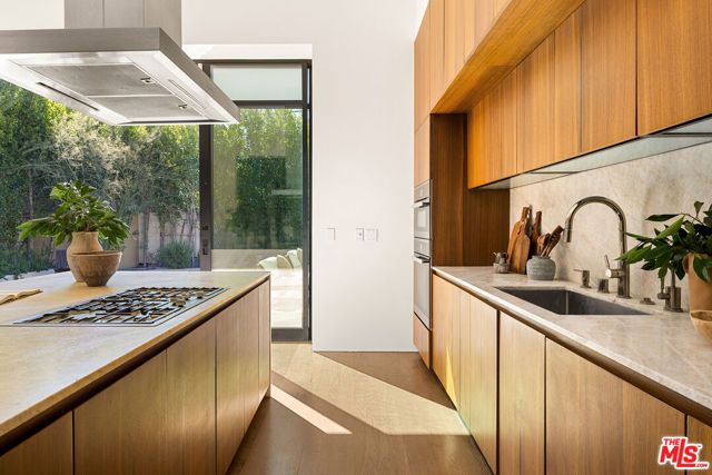 8732 Rangely Avenue, West Hollywood, CA 90048