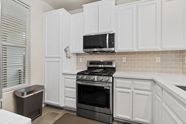 10065 Waterfield Dr, Elk Grove, CA 95757