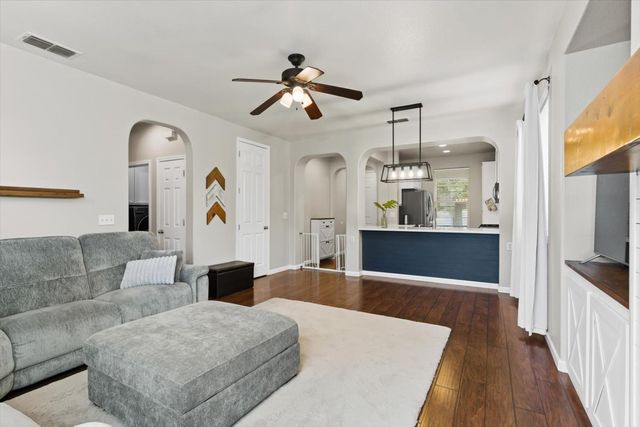 10065 Waterfield Dr, Elk Grove, CA 95757